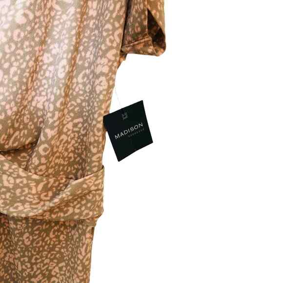 NWT Madison Womens Animal Print Romper Jumpsuit Wide Leg Relaxed Fit Coral XL - Picture 5 of 7